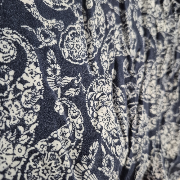 La Hearts Blue and White Paisley Shorts - Picture 4 of 4